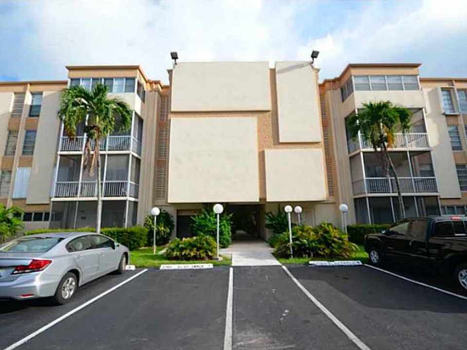 2nd image of 9159 SW 77th Ave APT 206