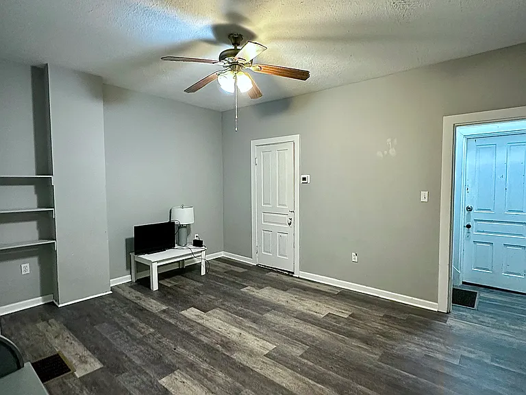 2335 Wheeler St — Photo 12