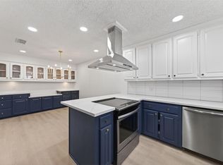 6 Quailwood Dr, Baytown, TX 77521
