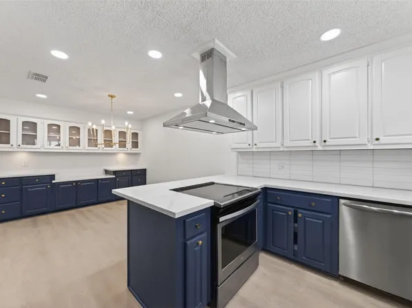 6 Quailwood Dr, Baytown, TX 77521