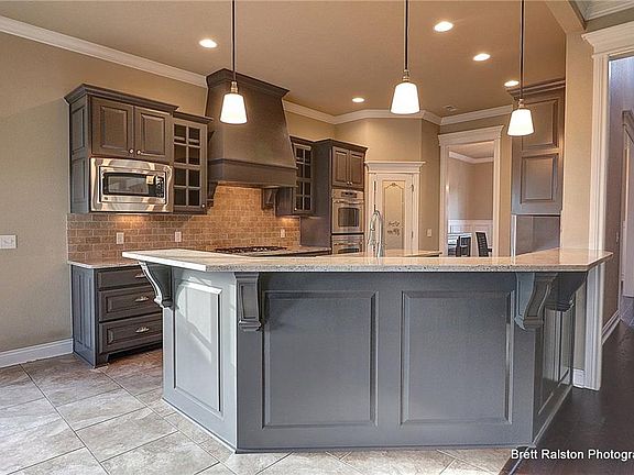 5th image of 4102 S Candlewood St