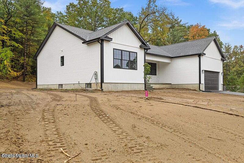 3rd image of 222 Briarwood Court