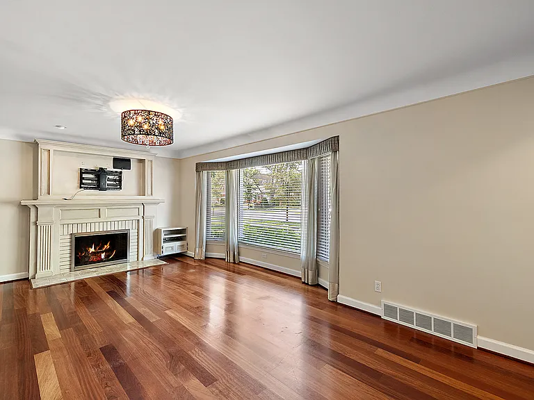 2546 Dorchester Rd — Photo 5