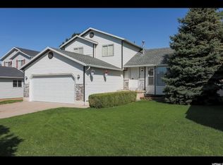 1075 E Pheasant View Dr, Layton, UT 84041