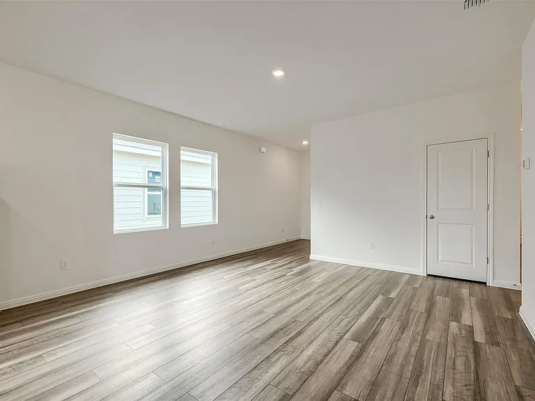 5345 Calluna Dr — Photo 11