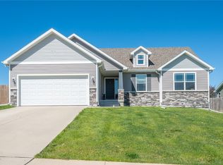 427 Wildcat Ct, Stuart, IA 50250