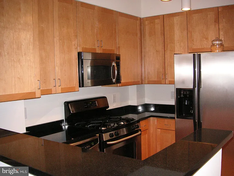 1205 Garfield St #206 — Photo 6