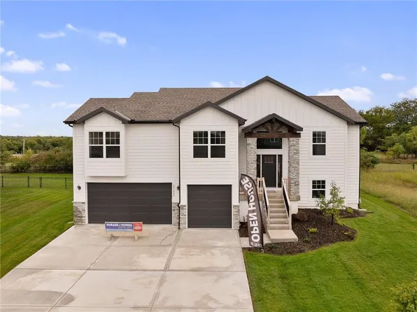 25029 W 142nd St, Olathe, KS 66061