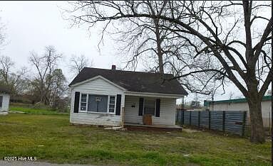 2nd image of 106 E 4th Avenue