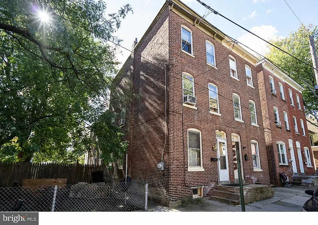 376 Cherry St photo 1