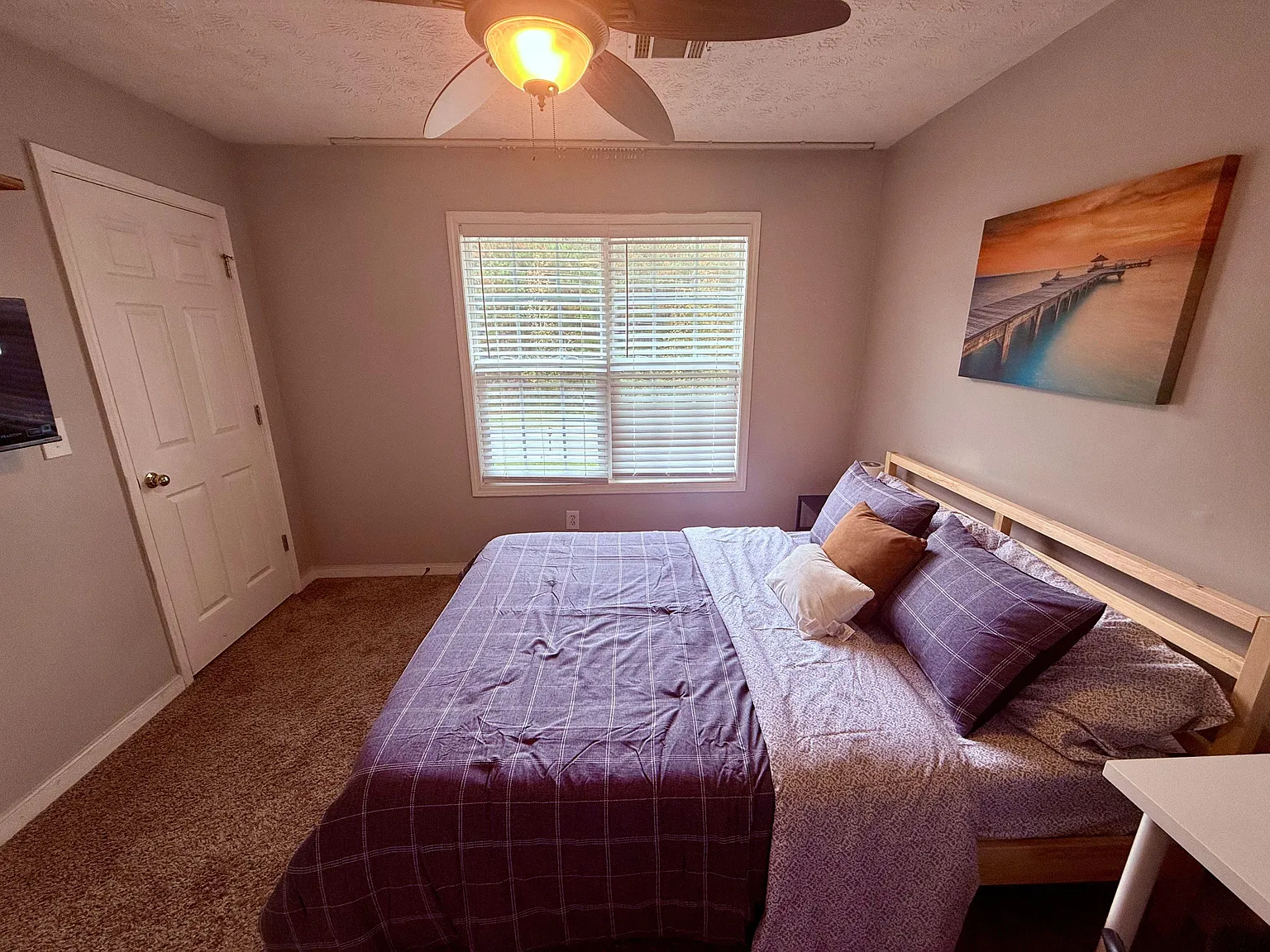 4 bed, 2.5 bath, 2257 sqft, $1,040 — Photo 3