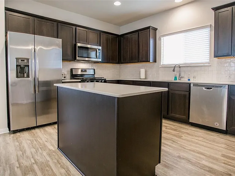 242 Mossycup Dr — Photo 12