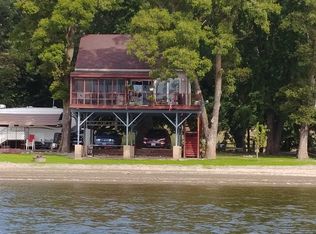 1547 Tates Landing Rd, Gladstone, IL 61437