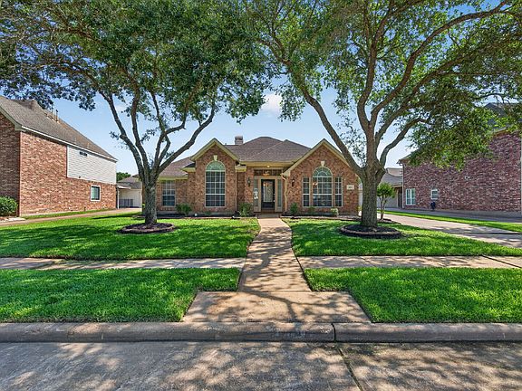 2nd image of 3918 Abbeywood Dr