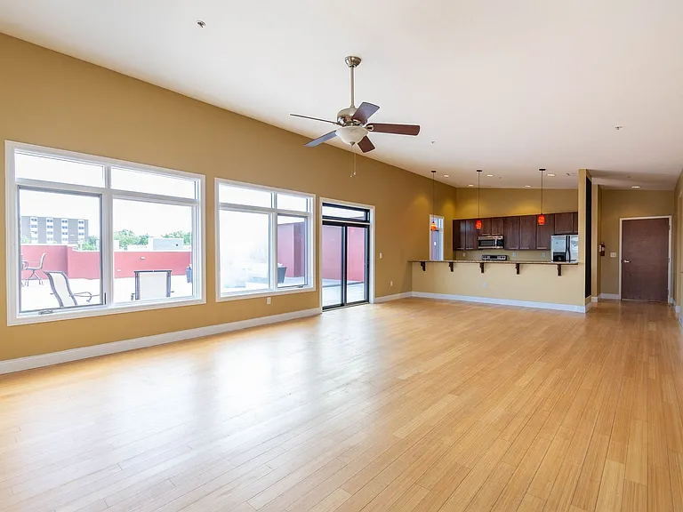 422 E Kirkwood Ave — Photo 38