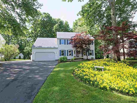 2nd image of 73 Orchardview Dr