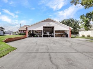 6910 Circle Dr, Fort Myers, FL 33905