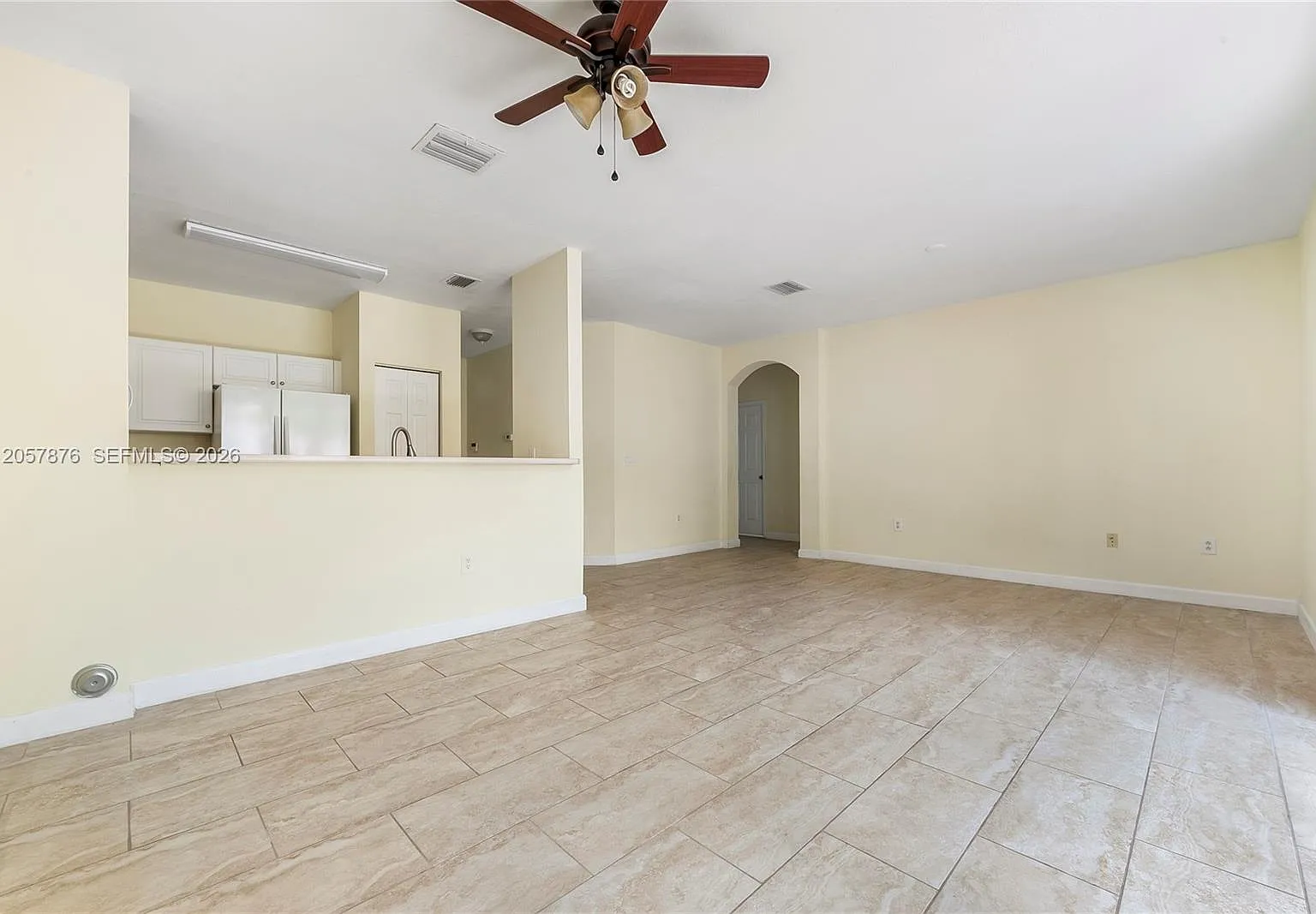3 bed, 1151 sqft, $2,100 — Photo 2