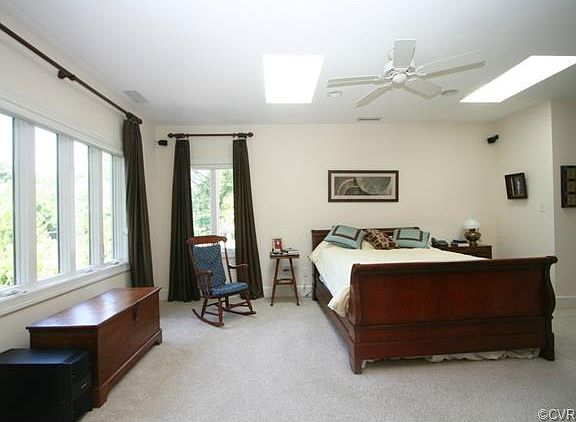 4th image of 3917 Hanover Ave
