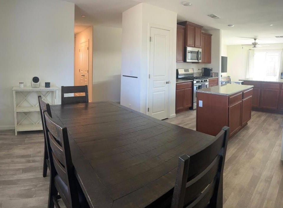2nd image of 812 Reisling Ln