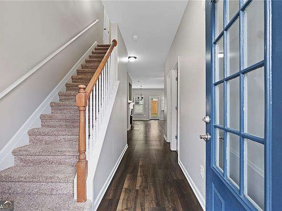 4th image of 36 Samuel Way NW