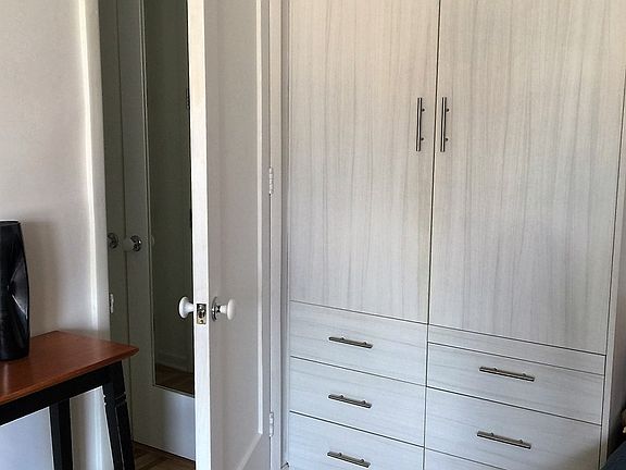 3rd image of 300 E 40th St APT 28A