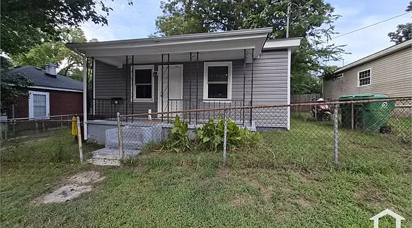 3 bed, 1110 sqft, $1,595 — Photo 1