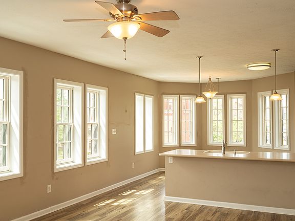 3rd image of 1601 N Delaware St #B3
