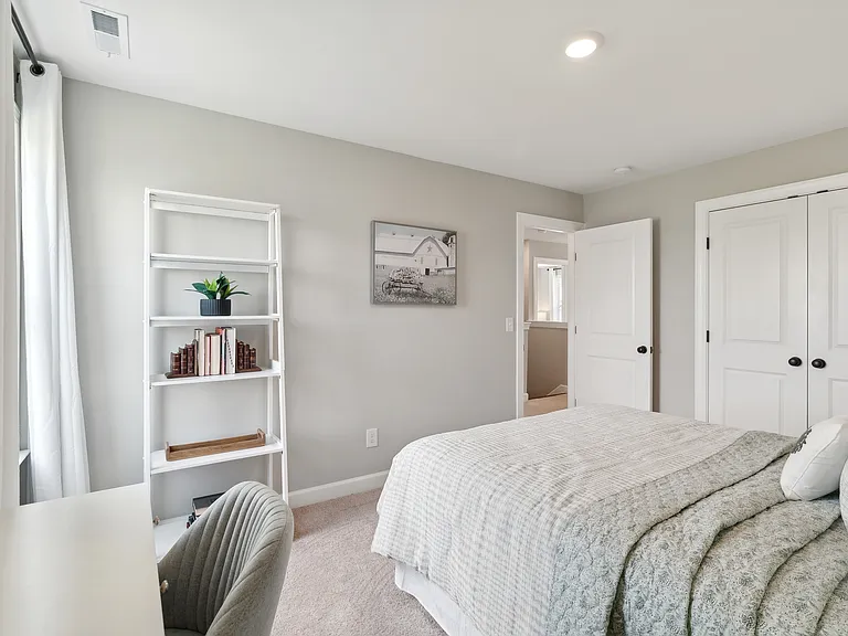 7989 Regiment Dr — Photo 31