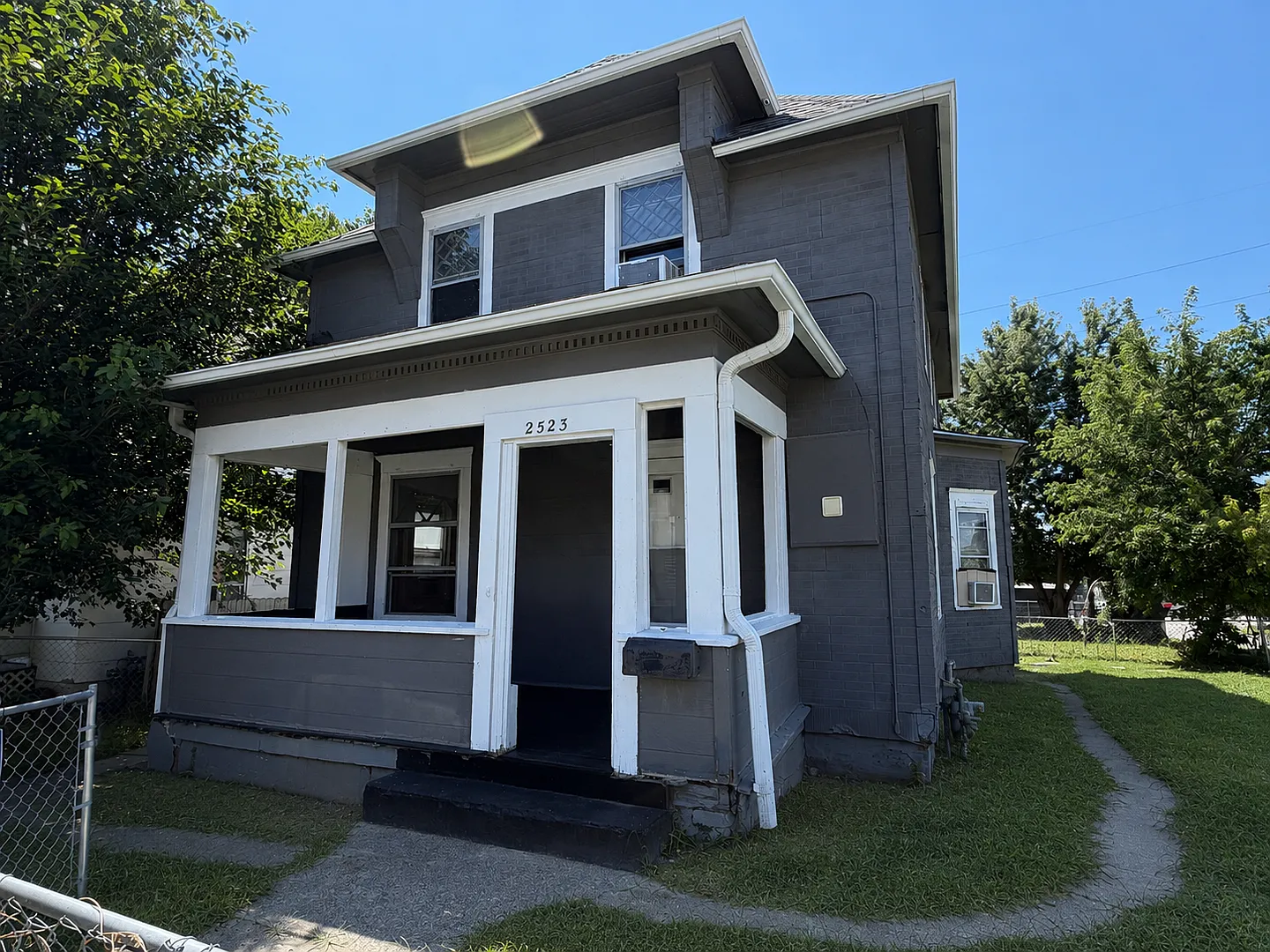 2523 Jones St — Photo 1
