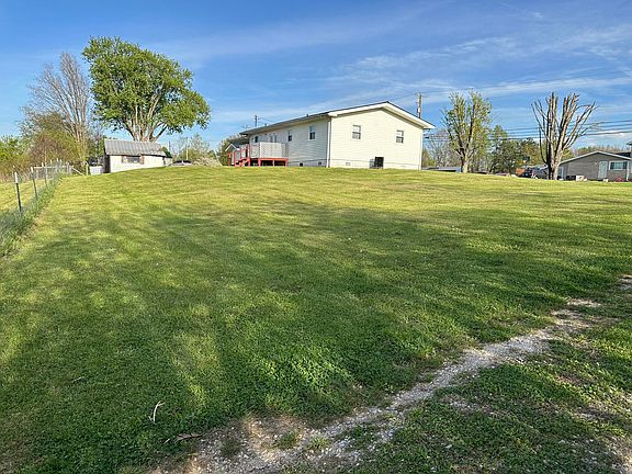 5th image of 446 Waterworks Rd
