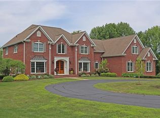 5740 Hickory Knoll Ct, Fairview, PA 16415