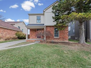 2635 Dorchester Rd, Birmingham, MI 48009