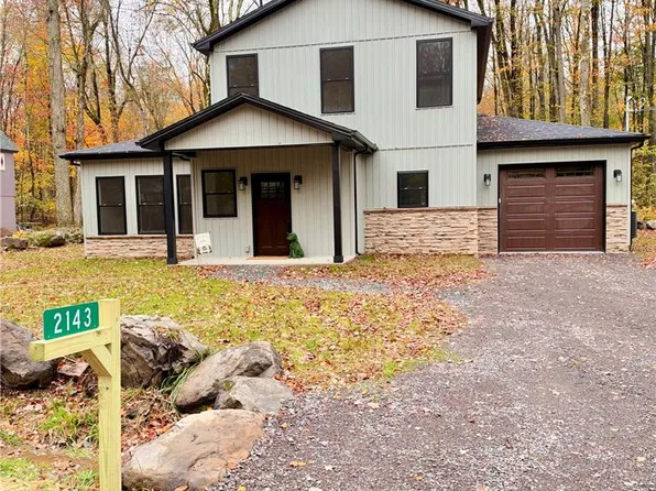 2143 Lehigh Dr, Pocono Lake, PA 18347