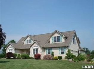 231 Kellington Dr, Wind Gap, PA 18091