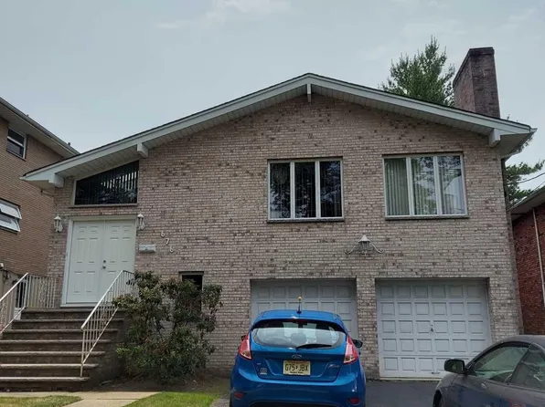 676 Day Ave, Ridgefield, NJ 07657
