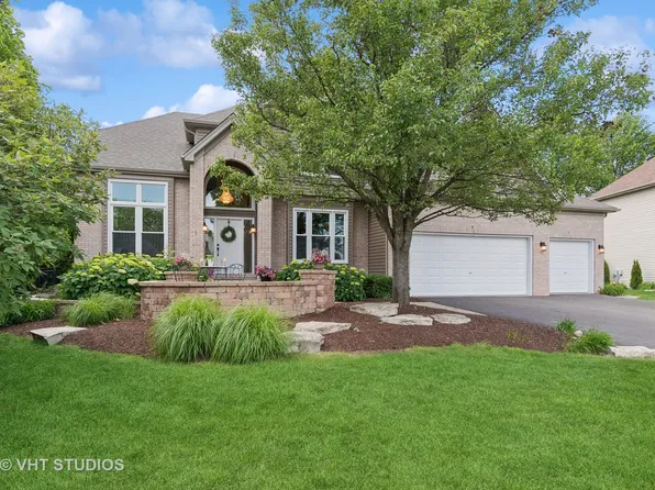 245 Alderwood Ln, Aurora, IL 60504