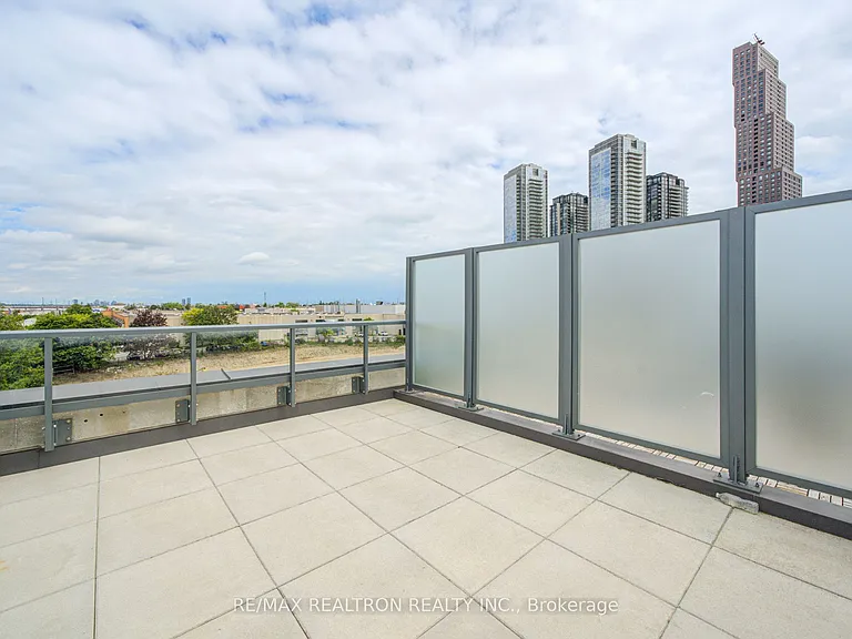1050 Portage Pkwy #Townhouse 33 — Photo 41