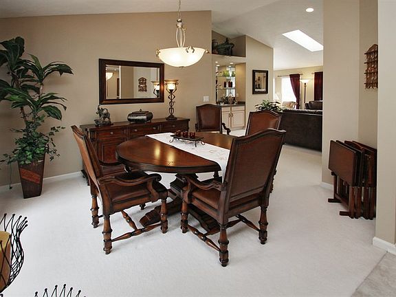 3rd image of 18565 Wychwood Pl