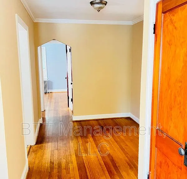 8505 Greenwood Ave #302 — Photo 4