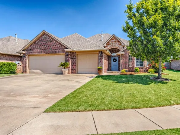 1817 Harvest Ct, Edmond, OK 73003
