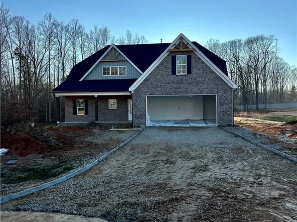 172 Canter Ln, Lexington, NC 27295