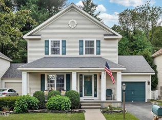 13 Thoroughbred Dr, Saratoga Springs, NY 12866