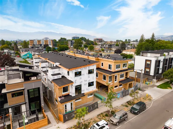 743 Morrison Ave #5, Kelowna, BC V1Y 5E6