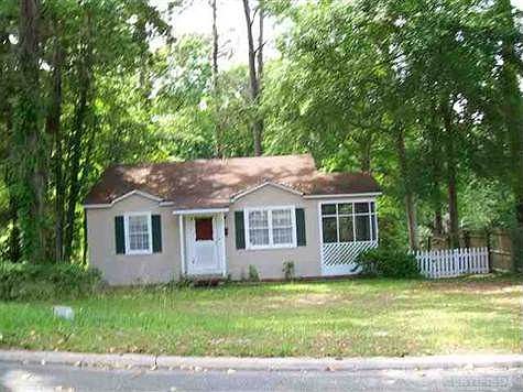 1st image of 906 Magnolia Dr
