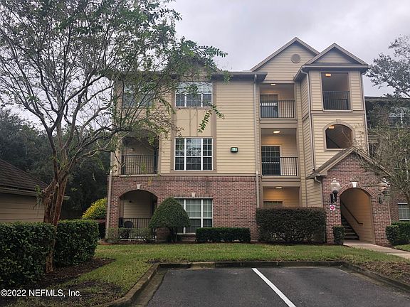 3rd image of 7800 Point Meadows Dr APT 521
