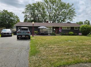 35 Lindan Dr, Depew, NY 14043