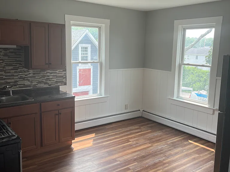74 Linden St #2 — Photo 12
