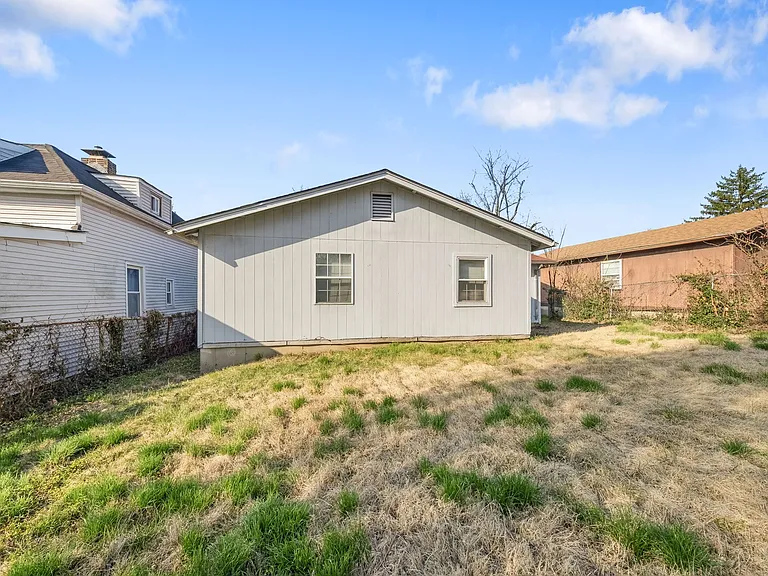2415 Shirley Ave — Photo 24