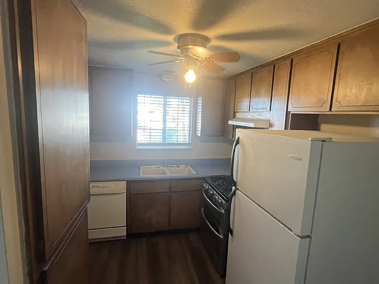 271 Riverboat Rd — Photo 2
